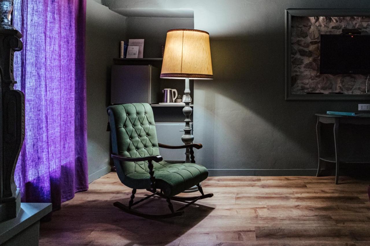 Antico Borgo B&B Con Spa - Adults Only Manerba del Garda Eksteriør billede